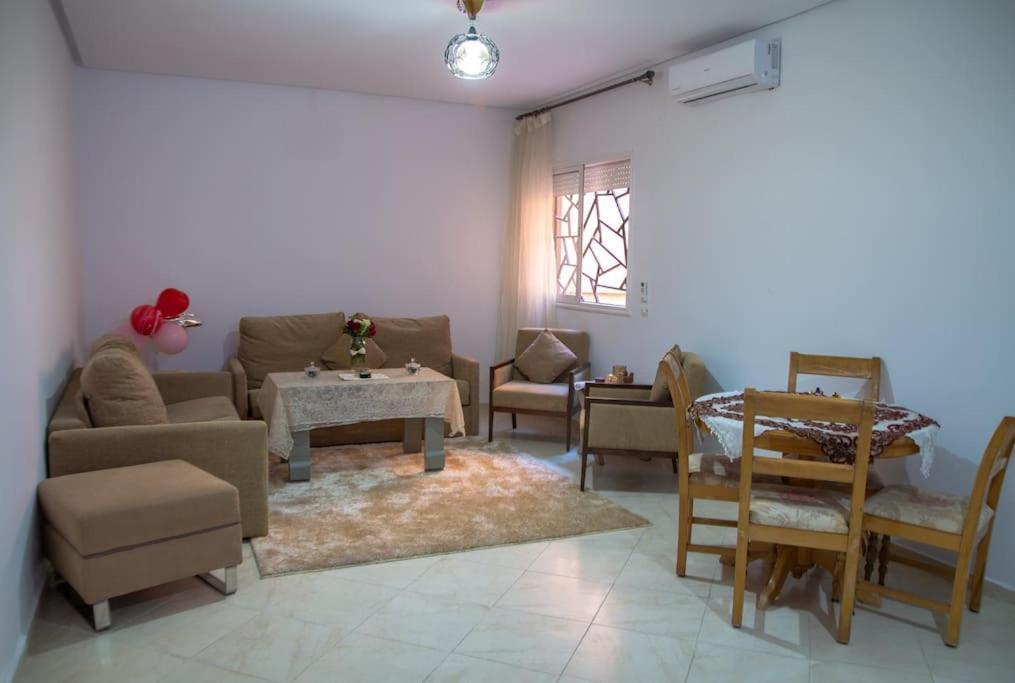 Elegant Appartement Au Coeur De Marrakech มาร์ราเกช ภายนอก รูปภาพ